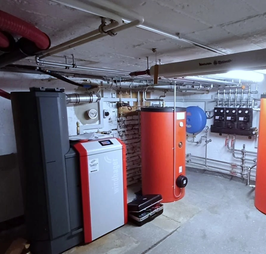 Moderne Heizungsanlage und Kesseltechnik.